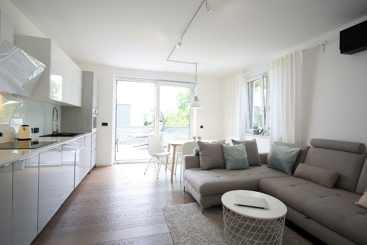 The View Luxury Apartment ดรามัลย์ ภายนอก รูปภาพ